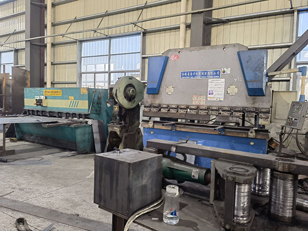 生產(chǎn)設(shè)備（剪板折彎設(shè)備）