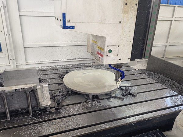 生產(chǎn)設(shè)備（數(shù)控加工中心）